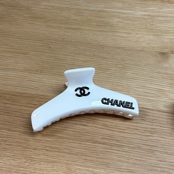 White Logo Hair Clip - Picture 1 of 1